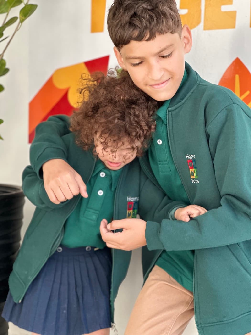 Deux élèves de l'école